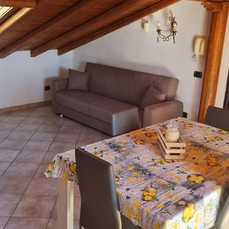 Casa Vacanza Lmt Aci Catena Luaran gambar