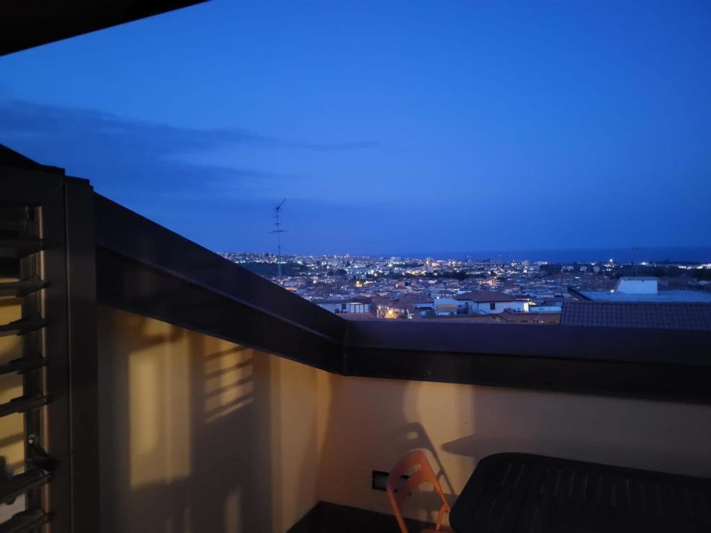 Casa Vacanza Lmt Aci Catena Luaran gambar