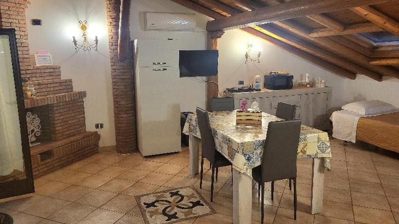 Casa Vacanza Lmt Aci Catena Luaran gambar